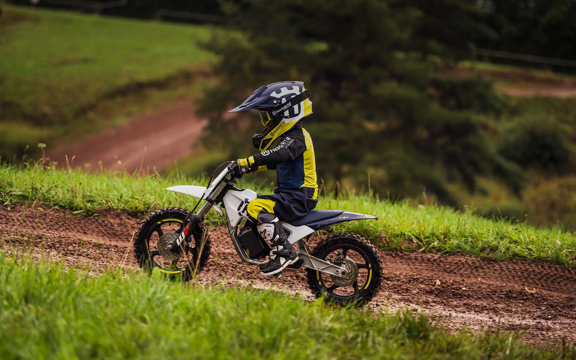 Husqvarna EE 2 in Fahrt