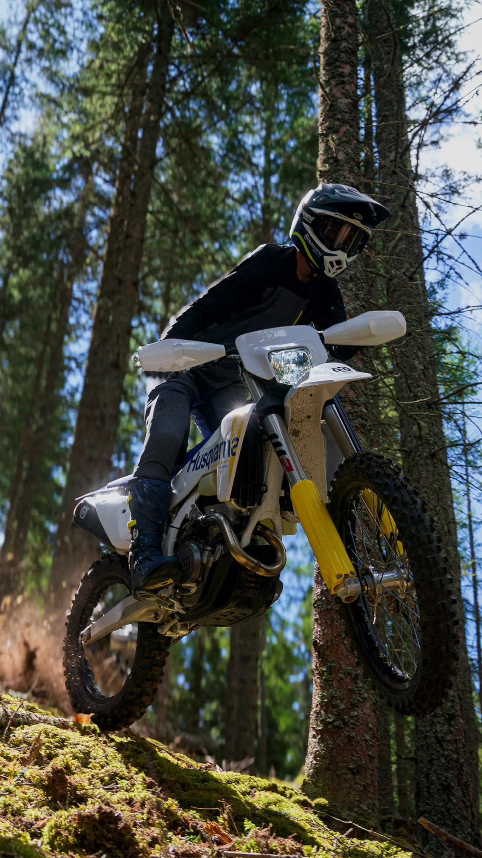 Husqvarna FE 350 in Fahrt