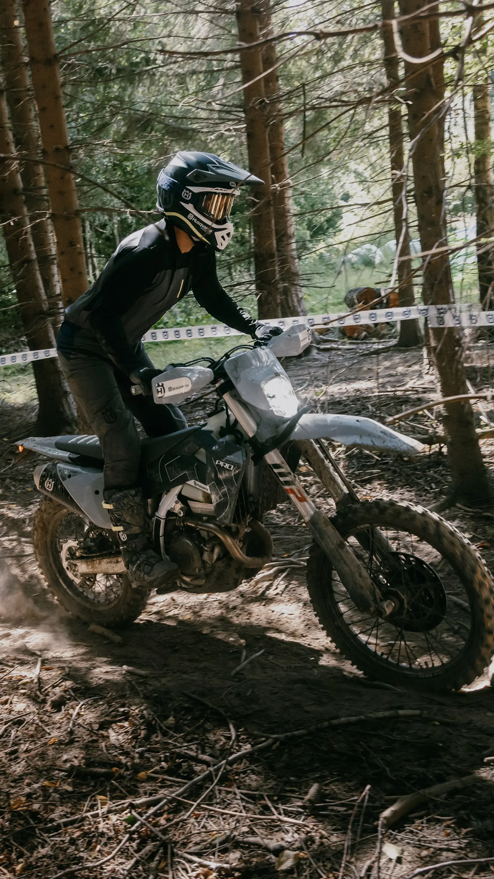 Husqvarna FE 350 PRO in Fahrt