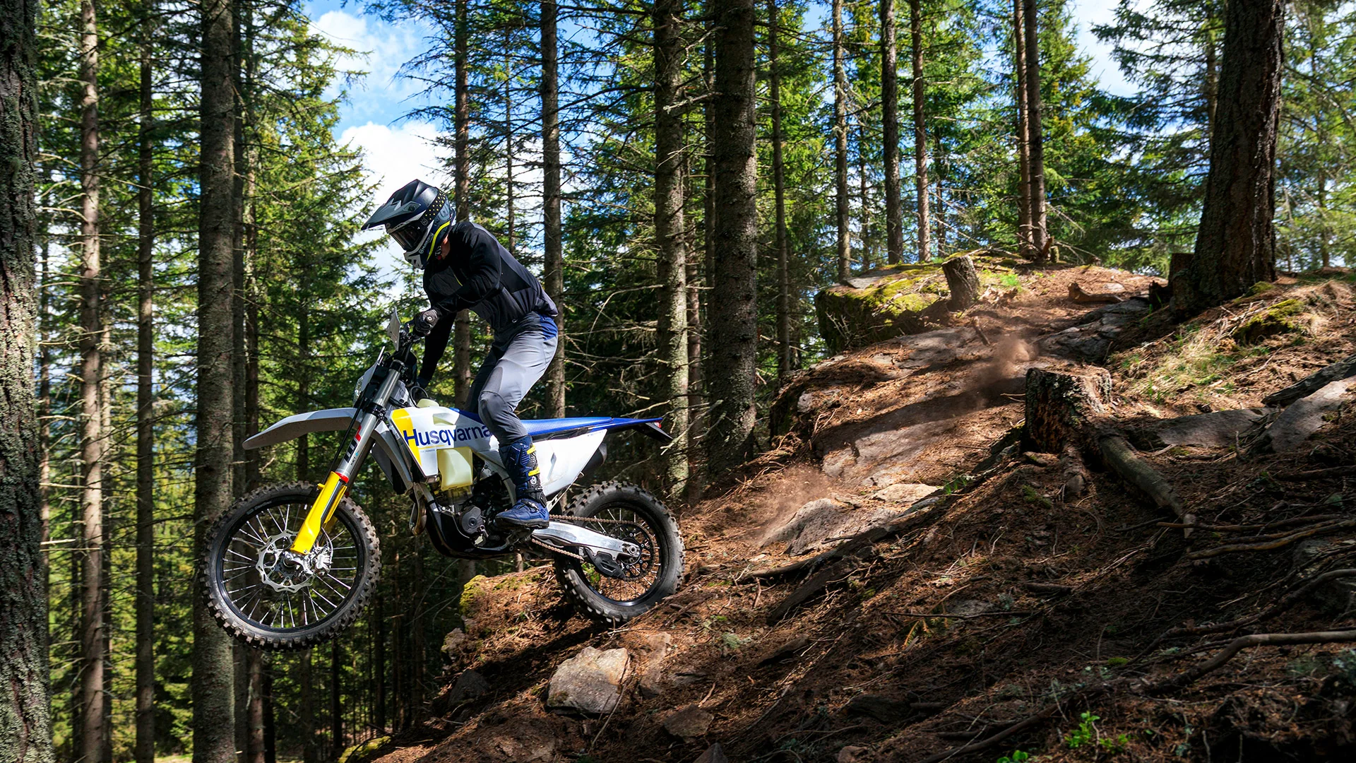 Husqvarna FE 450 in Fahrt