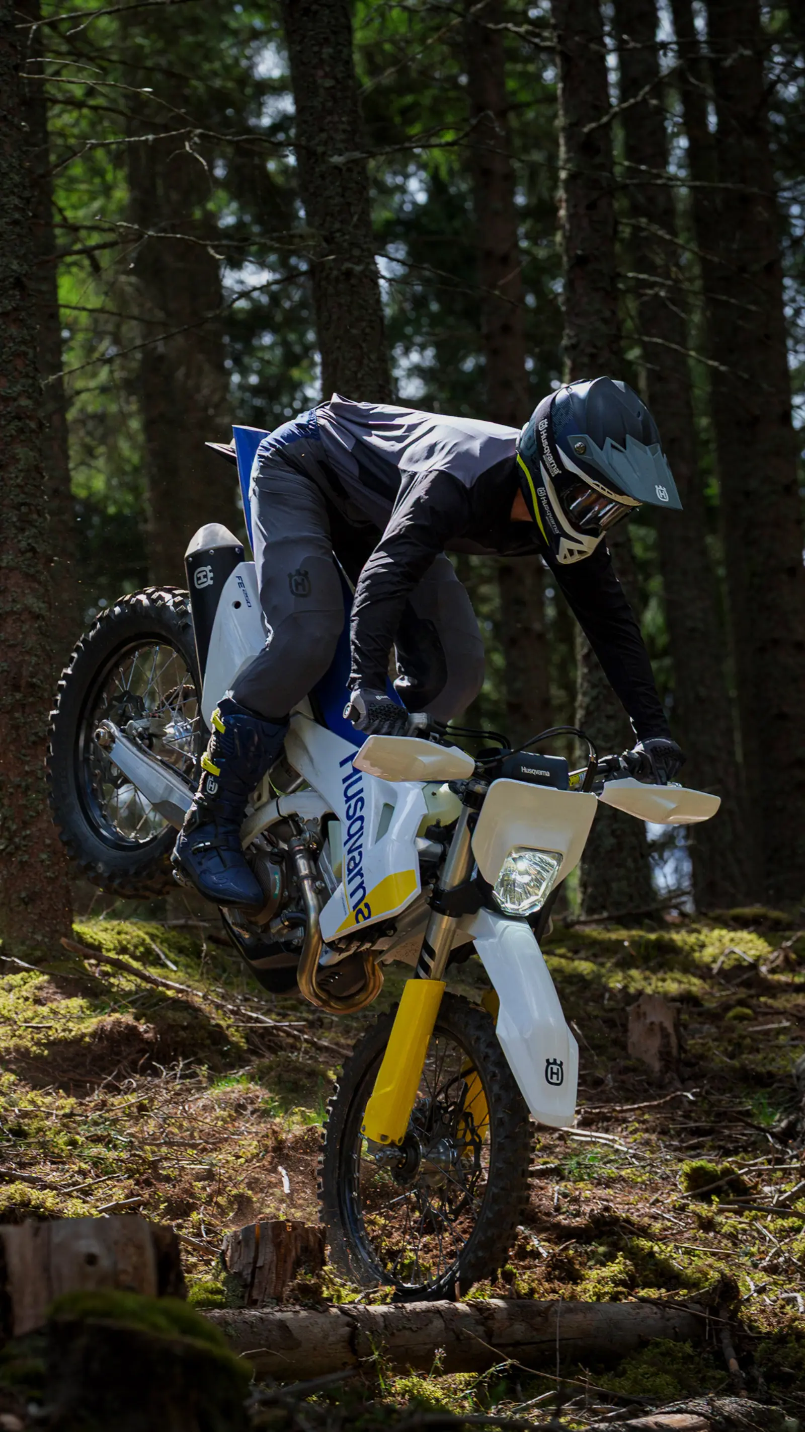 Husqvarna FE 501 in Fahrt