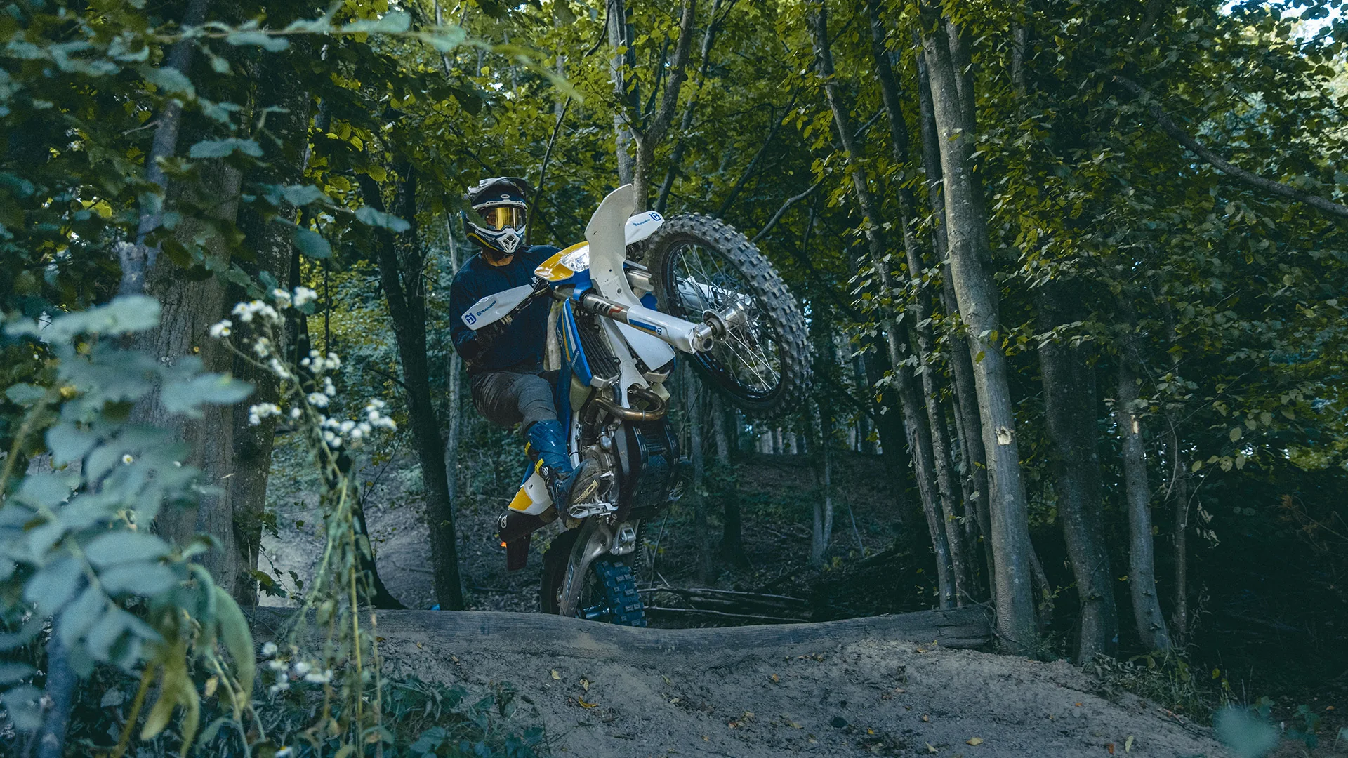 Husqvarna FE 501 Heritage in Fahrt