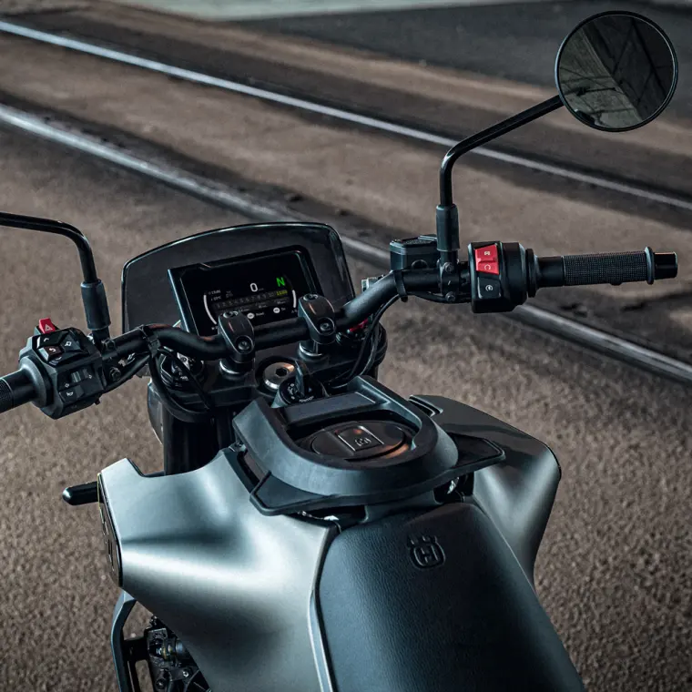 Husqvarna Svartpilen 401: Räder
