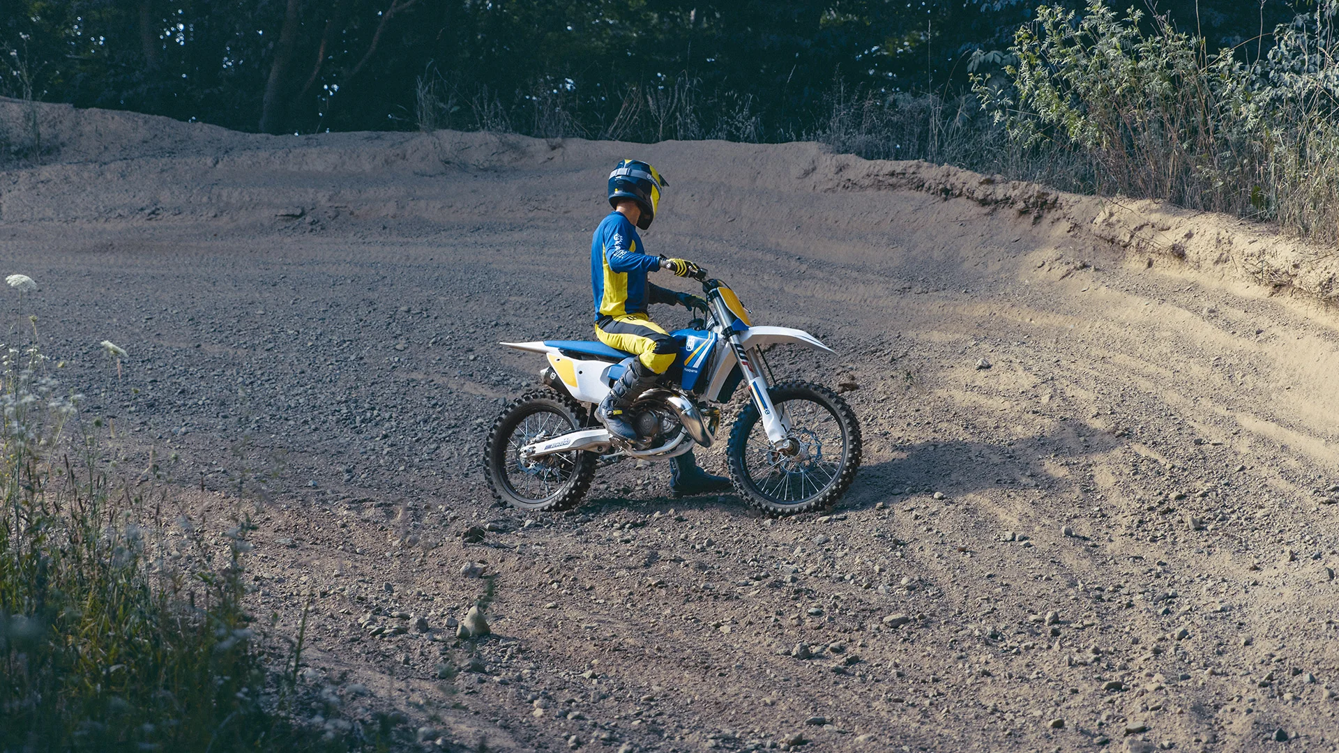 Husqvarna TC 125 Heritage in Fahrt