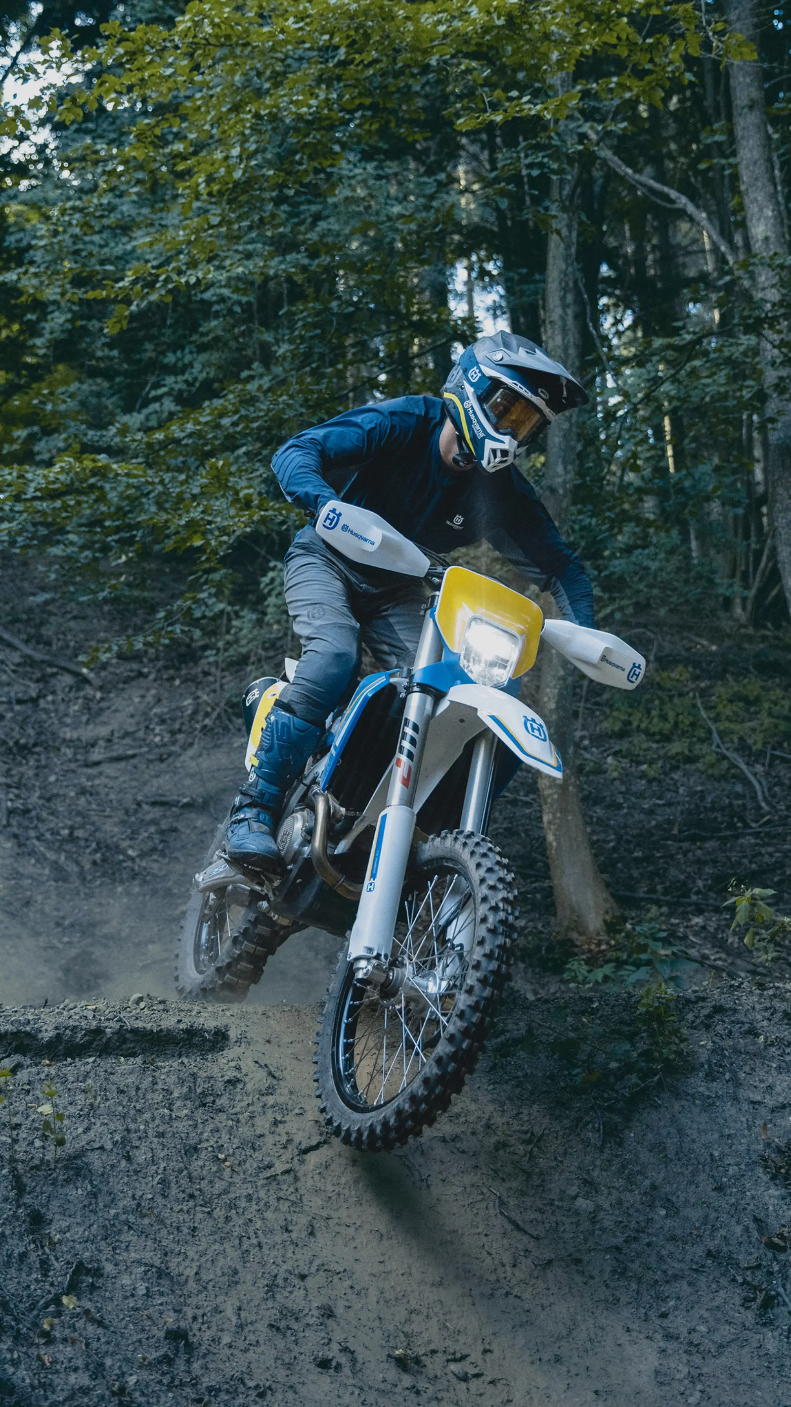 Husqvarna TE 250 Heritage in Fahrt