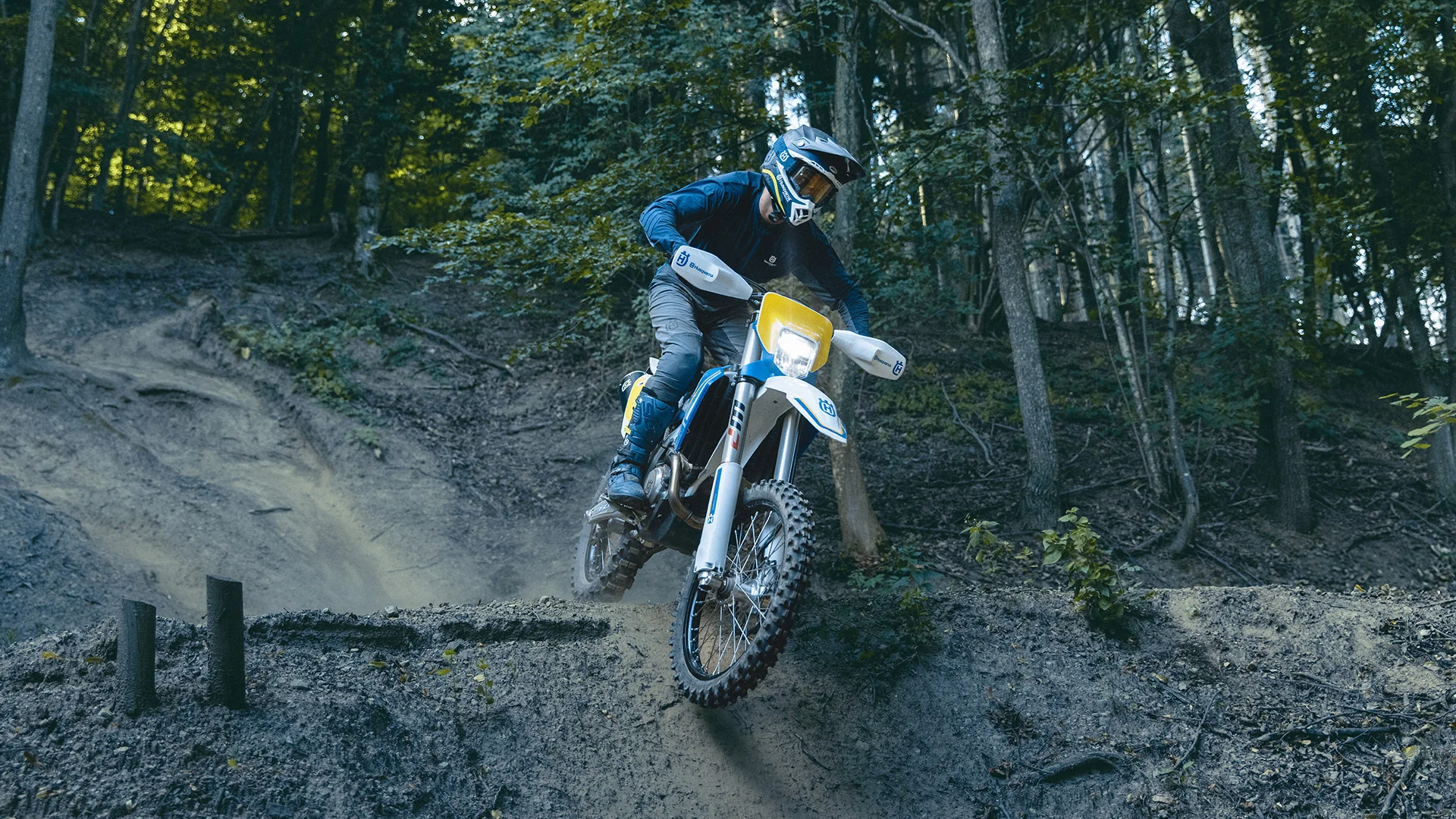 Husqvarna TE 250 Heritage in Fahrt