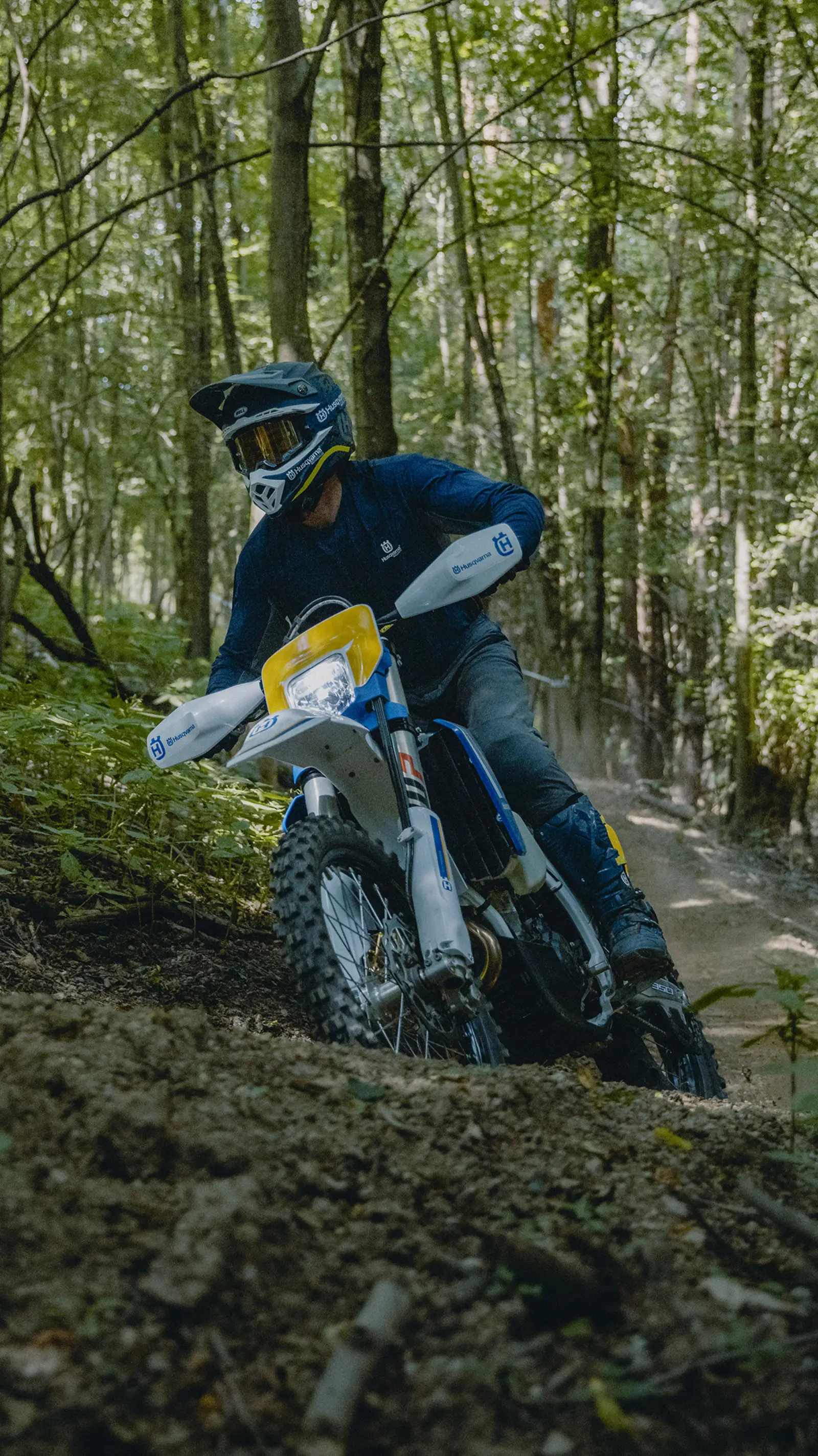 Husqvarna TE 300 Heritage in Fahrt