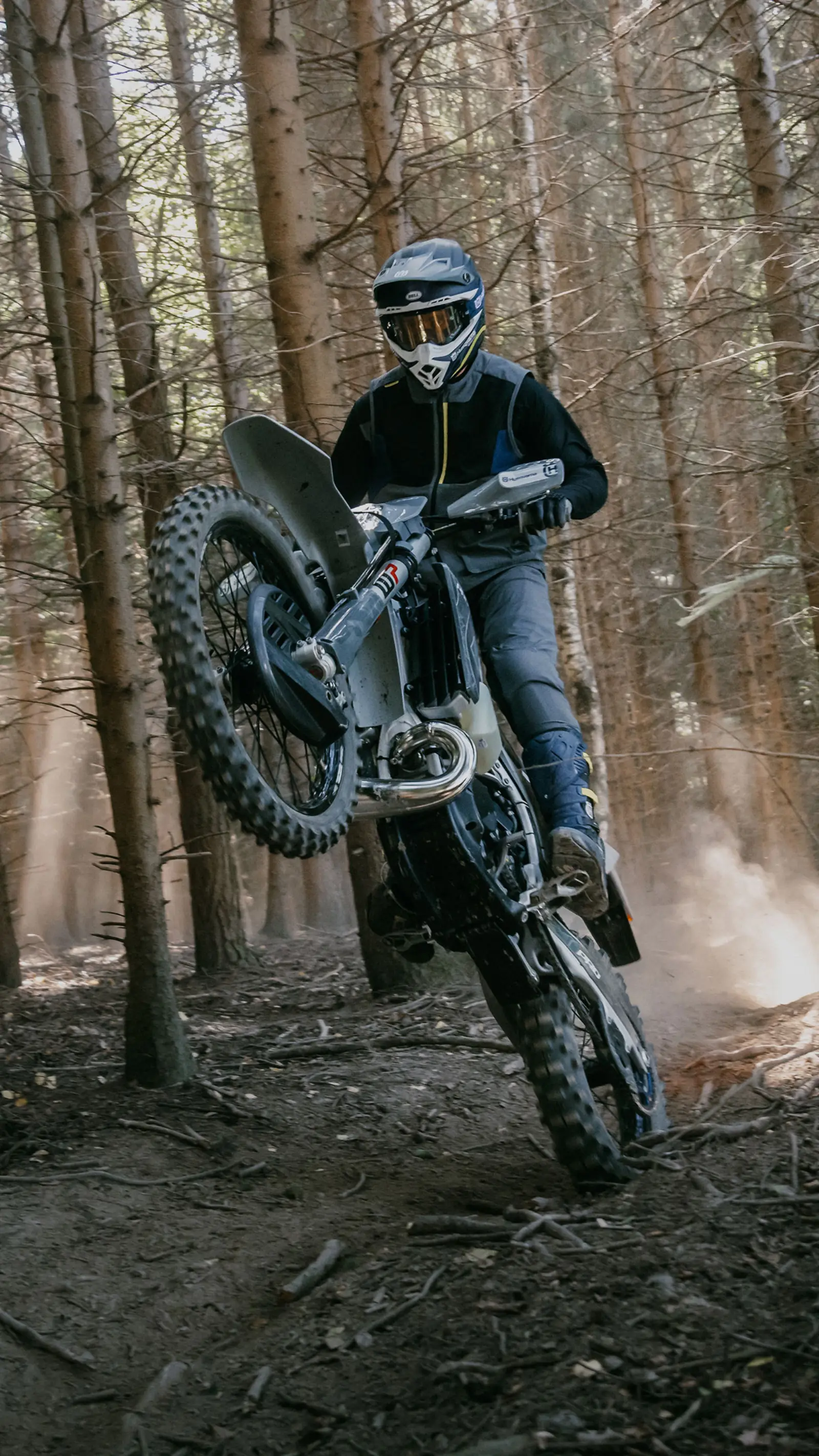 Husqvarna TE 300 PRO in Fahrt