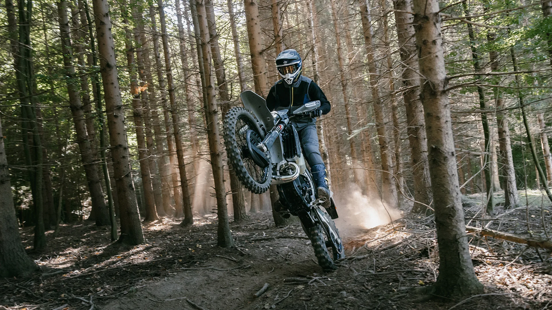 Husqvarna TE 300 PRO in Fahrt