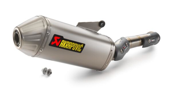 pho_nmon_63505979100_akrapovic_slip_on_linemy21_ktm_890_adventure_model_range___studio__sall__awsg__v1