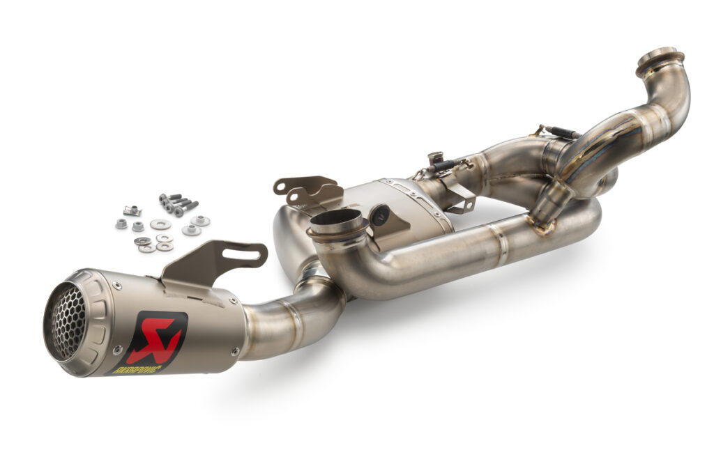 Akrapovic "Evolution Line"