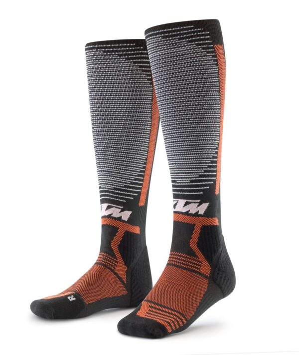 pho_pw_pers_vs_403324_3pw22000530x_socks_long_touring_front__sall__awsg__v1