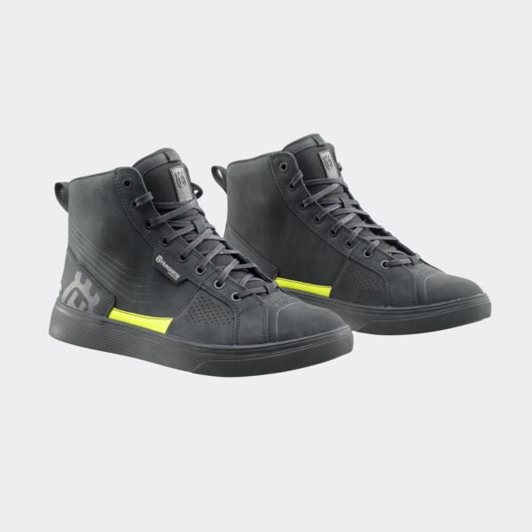 pho_hs_pers_vs_3hs22004290x_sphere_shoes_front__sall__awsg__v1