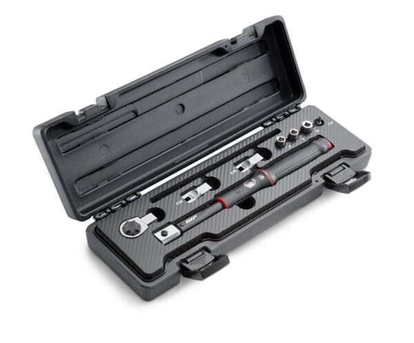 pho_nmon_00029996100_torque_wrench_studio_pictures_offroad__sall__awsg__v1