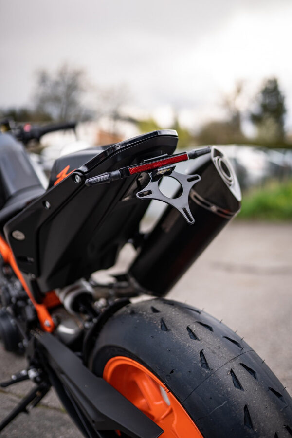 BSOKennzeichenhaltertragerAluextraleichtmitBlinker-KTM790890DukeR-6.jpg