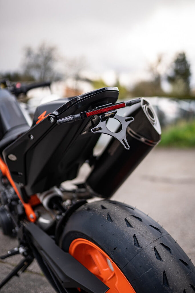 BSO Kennzeichenhalter/träger Alu extraleicht mit Blinker - KTM 790 / 890 Duke R