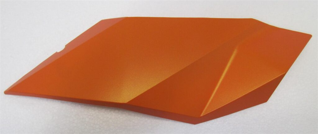 MASKENSPOILER RECHTS ORANGE 07