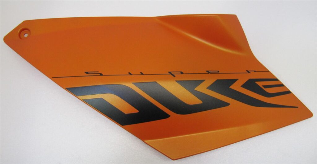 SPOILER RECHTS ORANGE 07
