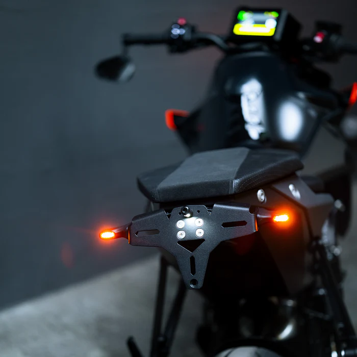 KTM 990 / 1390 Duke (24-) KENNZEICHENHALTER inkl. 3in1 Blinker (Plug&Play Bundle)